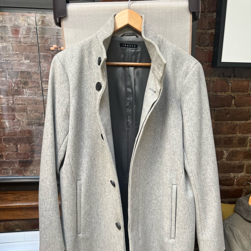 Men’s Theory Jacket.